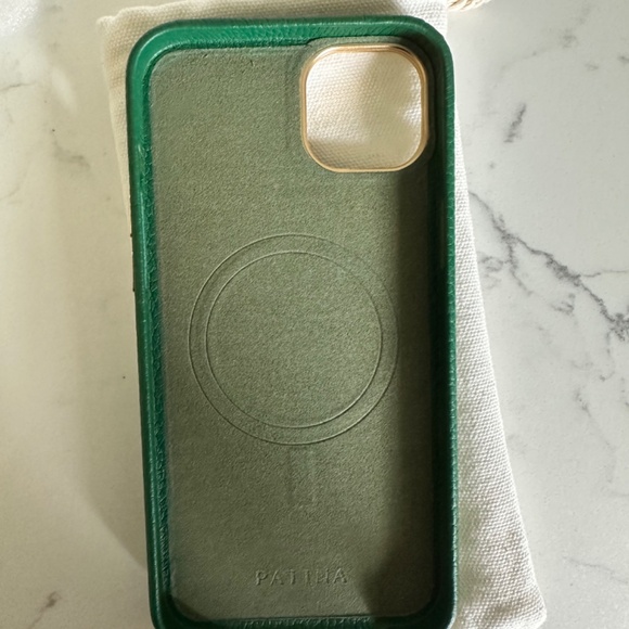 Leather Patina 14 plus iPhone case - Picture 3 of 5